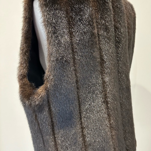 Faux Fur, Rich Brown Zip Front Vest - Picture 3 of 5